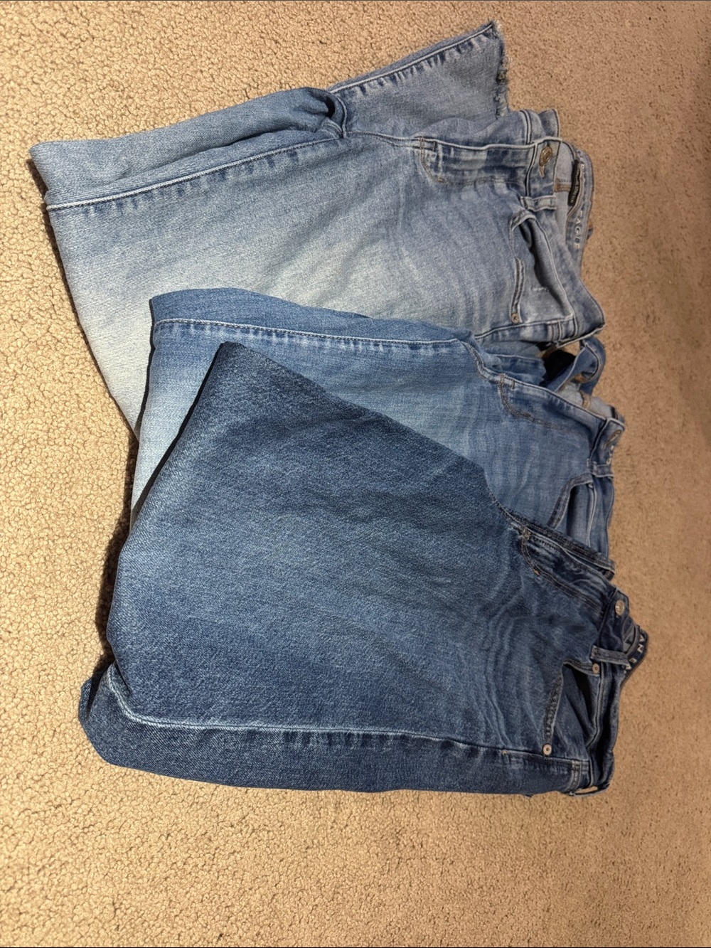 American eagle Classic Blue Women’s Jeans - Versatile Light to Medium Wash